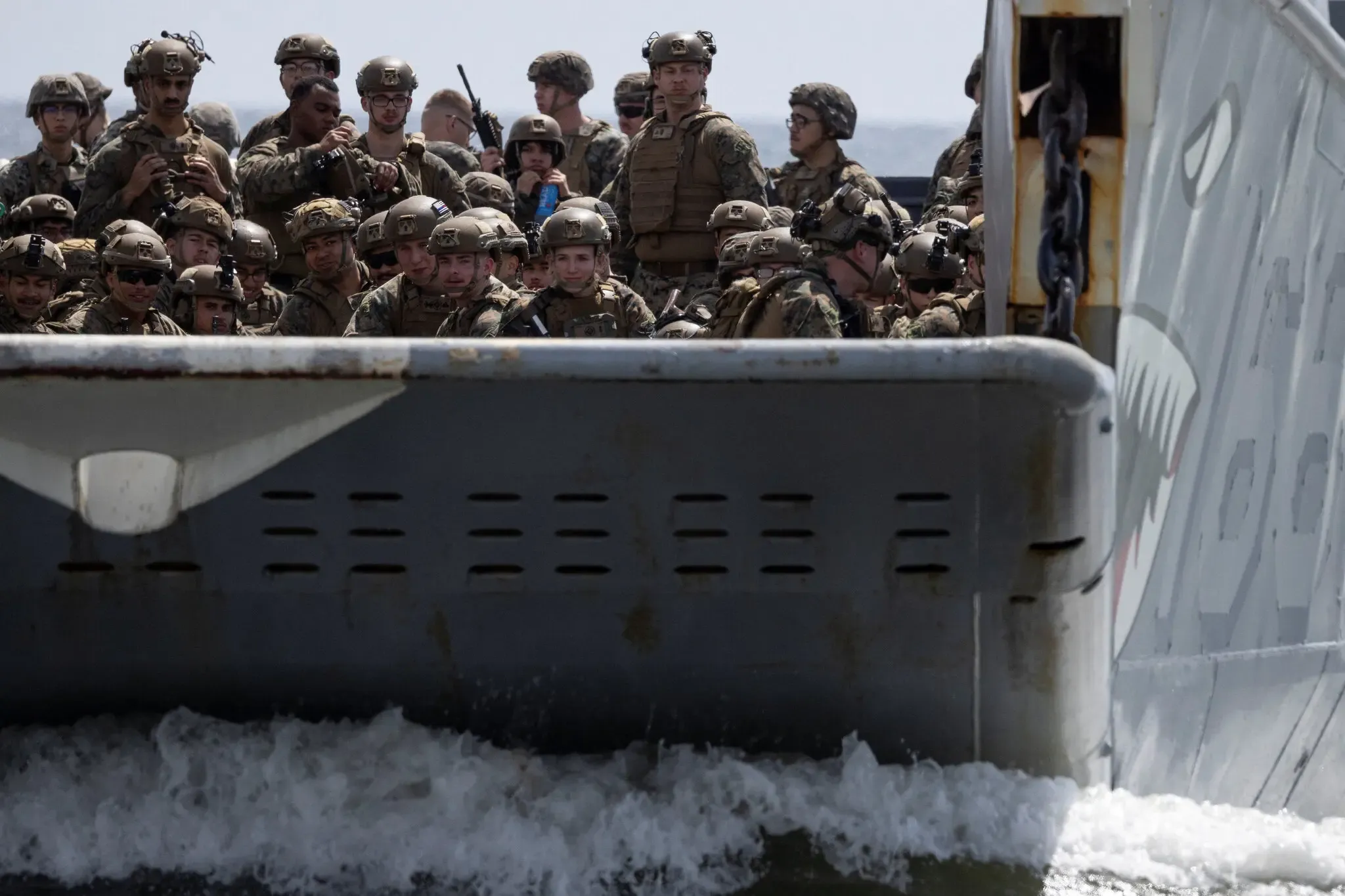 Forze armate di Caracas in stato di massima allerta. La scoperta tra i documenti militari venezuelani: “Maduro pronto a combattere”. Due strategie: come pensa di fermare l’America