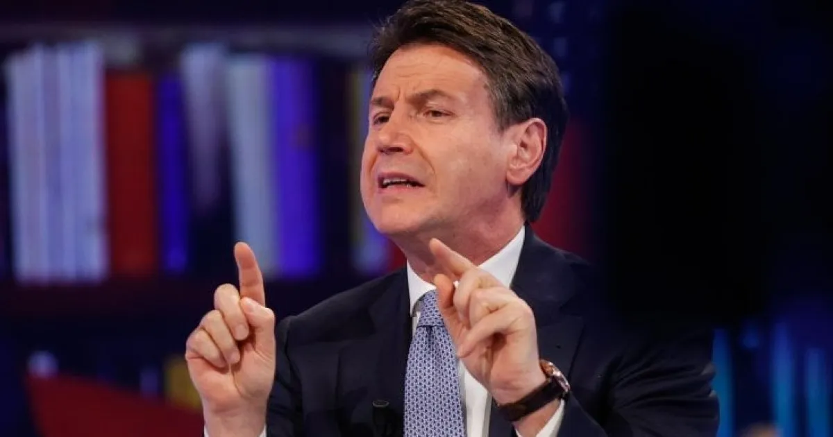 Né Macron né Le Pen: cosa c’è dietro il cerchiobottismo di Conte