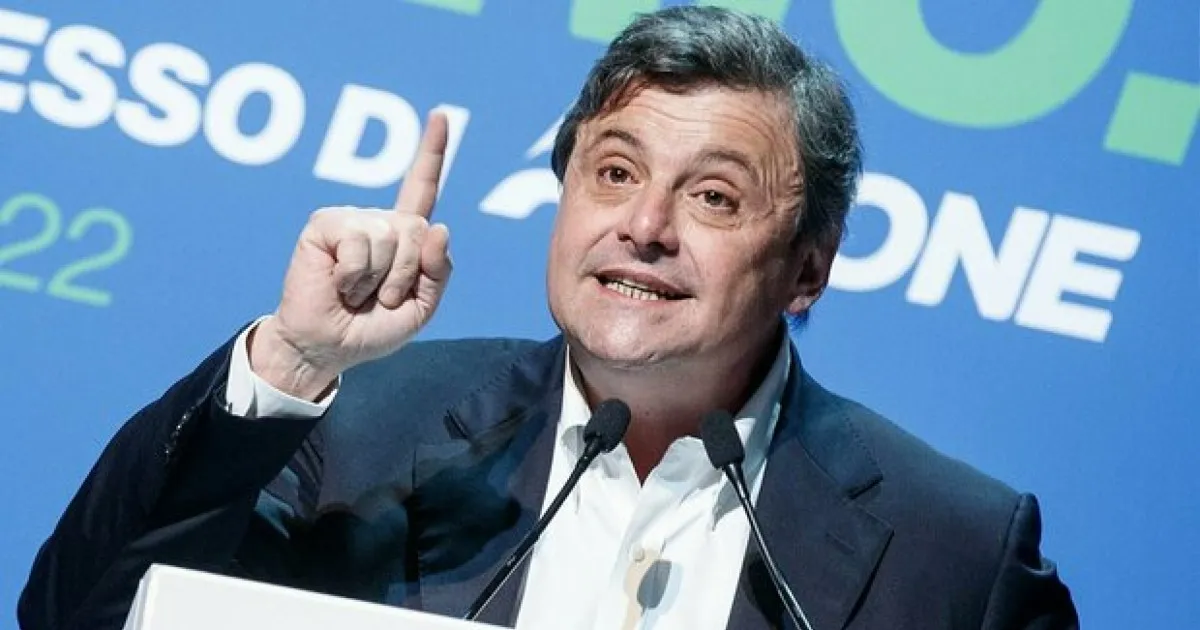 Calenda ha cambiato idea sulle armi all’Ucraina: vuole inviarle di nascosto