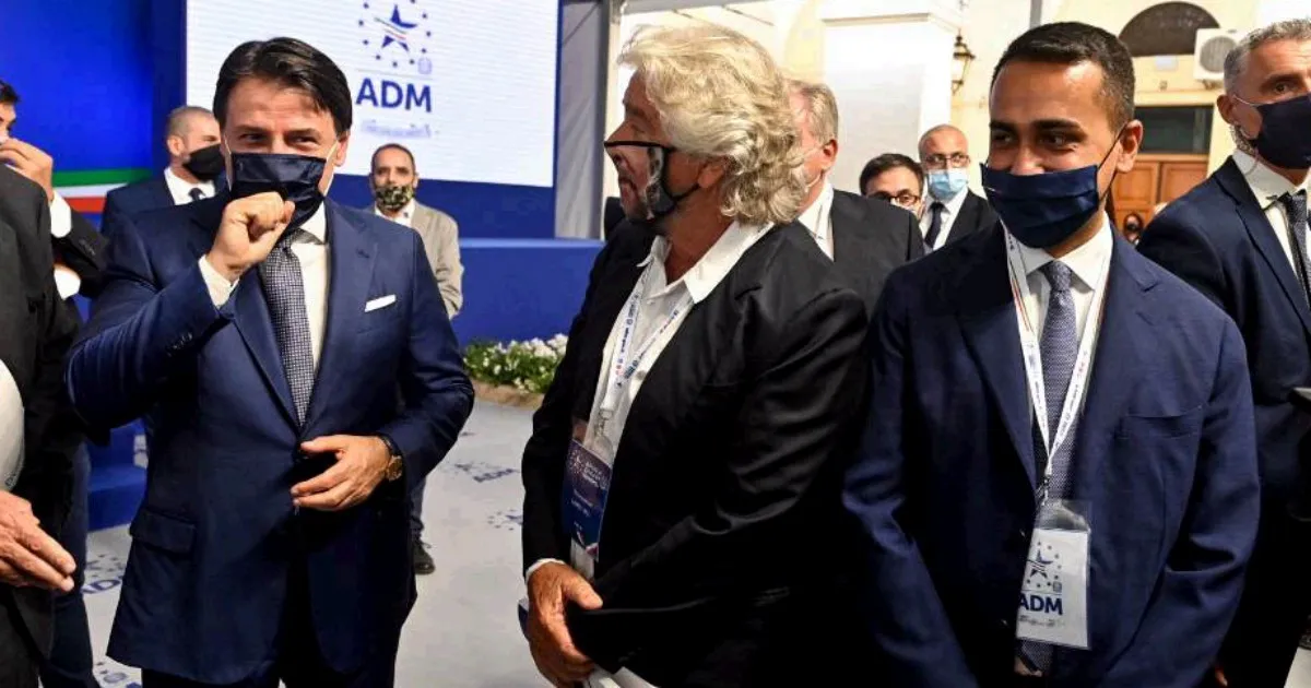 Beppe Grillo sta con Conte: M5s, perché la scissione di Di Maio ora è più vicina
