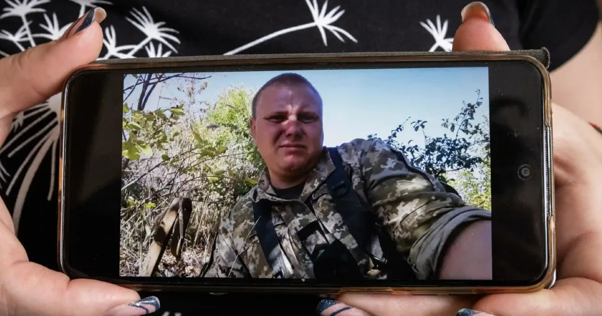 La storia di Denys Tkach, il primo soldato ucraino ucciso nell’invasione russa