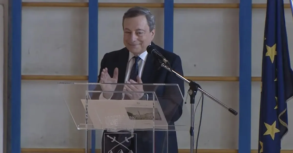 “Un applauso per mia moglie”: il Draghi privato e la “lezione” ai bimbi (utile anche a Conte e Salvini)